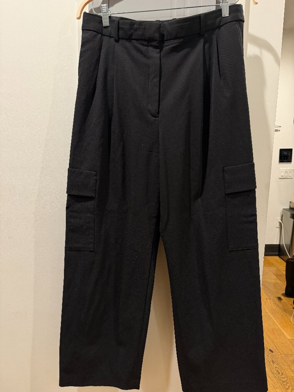 Aritzia Babaton Black Pleated Cargo Pants Wide Leg High Rise Size 12